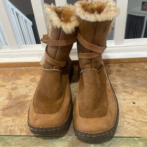 Cabela’s Crescent Ridge Short Shearling Boot Size 10 Winter Tan Brown suede EUC